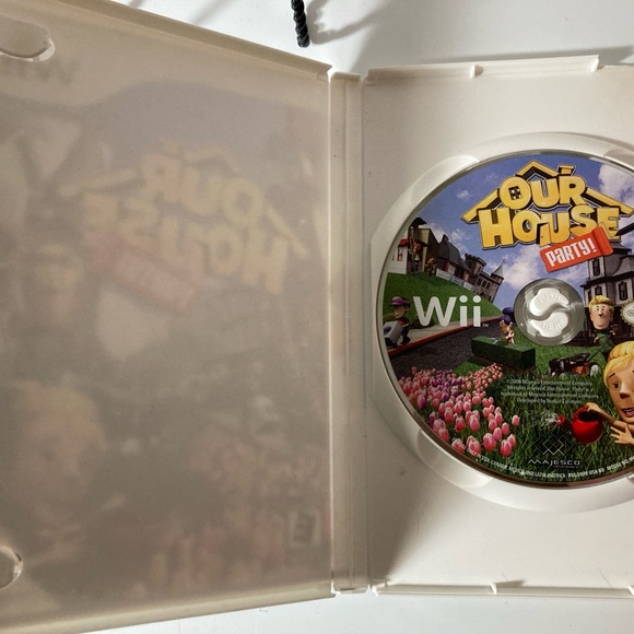 MLB Superstars Nintendo Wii Baseball Game & Our House Party Nintendo Wii, 2009 - Picture 4 of 5